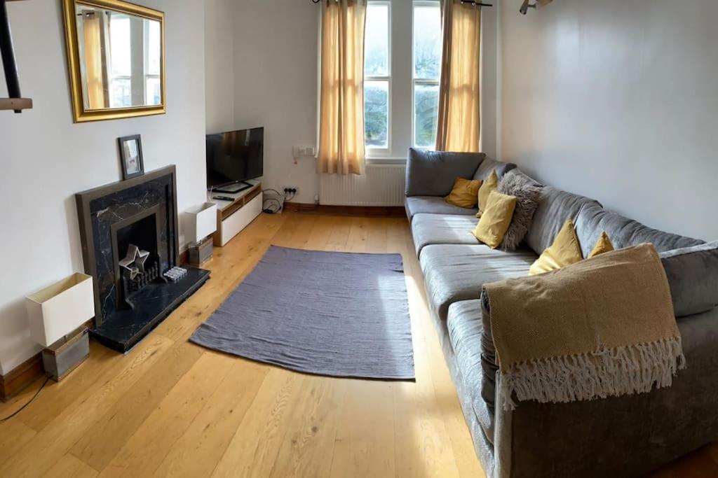 3 Double Bedroomed Flat, Acton. London, Uk Zewnętrze zdjęcie